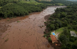 Barragem da mineradora Vale se rompe em Brumadinho, na região metropolitana de Belo Horizonte (Foto: REUTERS/Washington Alves) Barragem da mineradora Vale se rompe em Brumadinho, na região metropolitana de Belo Horizonte (Foto: REUTERS/Washington Alves)