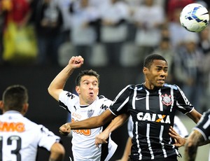 Corinthians é o principal concorrente do Atlético-MG ao tÃtulo do Brasileiro 2015 (Foto: Marcos Ribolli) Corinthians é o principal concorrente do Atlético-MG ao tÃtulo do Brasileiro 2015 (Foto: Marcos Ribolli)