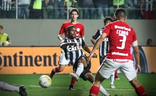 Atlético buscou empate após sair perdendo e garantiu a vaga na decisão da Copa do Brasil (Foto: Bruno Cantini/CAM) Atlético buscou empate após sair perdendo e garantiu a vaga na decisão da Copa do Brasil (Foto: Bruno Cantini/CAM)