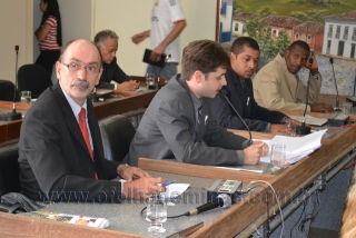 Vereadores Geraldo Torrinha e Bernardo Mucida foram os ÃƒÂºnicos a fazerem perguntas aos secretÃƒÂ¡rios.