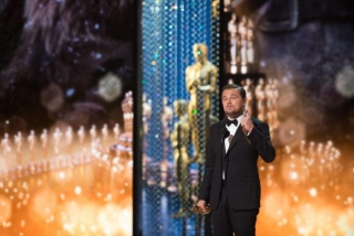 Leonardo Di Caprio recebe o prêmio de melhor ator no Oscar 2016 (Foto: Agência Lusa) Leonardo Di Caprio recebe o prêmio de melhor ator no Oscar 2016 (Foto: Agência Lusa)