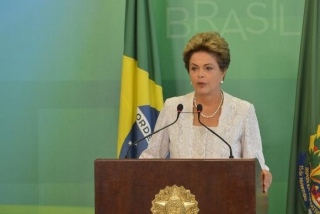 BrasÃlia - A presidenta Dilma Rousseff anuncia mudanças em seu ministério durante declaração à imprensa no Palácio do Planalto (Foto: Antonio Cruz/Agência Brasil) BrasÃlia - A presidenta Dilma Rousseff anuncia mudanças em seu ministério durante declaração à imprensa no Palácio do Planalto (Foto: Antonio Cruz/Agência Brasil)