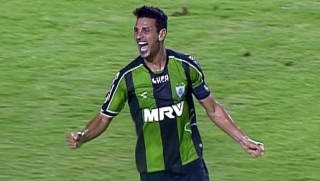Leandro Guerreiro comemora gol da vitória do América-MG sobre o Boa Esporte(Foto: Reprodução/Premiere) Leandro Guerreiro comemora gol da vitória do América-MG sobre o Boa Esporte(Foto: Reprodução/Premiere)