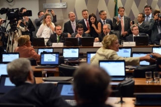 A Comissão Especial do Impeachment no Senado aprovou o parecer favorável à admissibilidade do processo de afastamento da presidenta Dilma (Foto: Antonio Cruz/Agência Brasil) A Comissão Especial do Impeachment no Senado aprovou o parecer favorável à admissibilidade do processo de afastamento da presidenta Dilma (Foto: Antonio Cruz/Agência Brasil)
