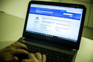 O programa gerador da declaraÃ§Ã£o do IR pode ser baixado no site da Receita Federal (Foto: Marcelo Camargo/AgÃªncia Brasil)