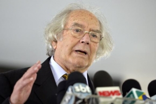 Antes de ir para o Senado, Pérez Esquivel deu entrevista no Palácio do Planalto (Foto: José Cruz/Agência Brasil) Antes de ir para o Senado, Pérez Esquivel deu entrevista no Palácio do Planalto (Foto: José Cruz/Agência Brasil)