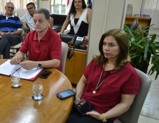 Na sentença a juÃza, além de cassar o mandato do prefeito e vice, ainda condenou a devolver aos doadores o valor de R$ 395.850,00 (Foto: Ageu Ebert) Na sentença a juÃza, além de cassar o mandato do prefeito e vice, ainda condenou a devolver aos doadores o valor de R$ 395.850,00 (Foto: Ageu Ebert)