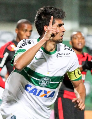 Leandro Almeida interessa ao Cruzeiro para a Libertadores (Foto: Divulgação/ Site Oficial Coritiba) Leandro Almeida interessa ao Cruzeiro para a Libertadores (Foto: Divulgação/ Site Oficial Coritiba)