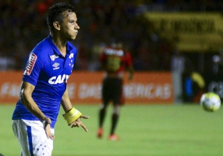 Henrique marcou o gol da vitória do Cruzeiro (Foto: Anderson Stevens/Light Press/Cruzeiro) Henrique marcou o gol da vitória do Cruzeiro (Foto: Anderson Stevens/Light Press/Cruzeiro)