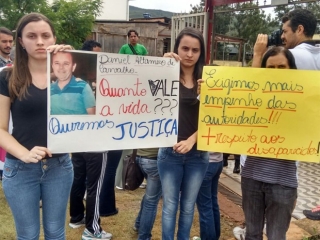 Sabrina quer uma resposta de onde está o pai (Foto: Sabrina Penna Carvalho/Arquivo pessoal) Sabrina quer uma resposta de onde está o pai (Foto: Sabrina Penna Carvalho/Arquivo pessoal)