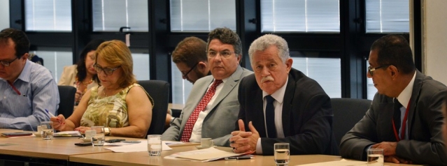 O anúncio foi feito durante reunião da Mesa de Negociação Sindical Permanente (Foto: Carlos Alberto/Imprensa MG) O anúncio foi feito durante reunião da Mesa de Negociação Sindical Permanente (Foto: Carlos Alberto/Imprensa MG)