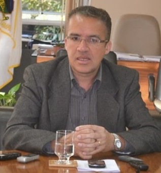 Damon já admite que endividou o municÃÂÂÂÂpio e que a folha de pagamento do funcionalismo pode ser comprometida. (arquivo) Damon já admite que endividou o municÃÂÂÂÂpio e que a folha de pagamento do funcionalismo pode ser comprometida. (arquivo)