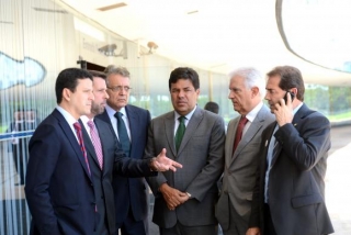 Deputados da oposição chegam ao STF para conversar sobre rito do impeachment (Foto: Antonio Cruz/Agência Brasil) Deputados da oposição chegam ao STF para conversar sobre rito do impeachment (Foto: Antonio Cruz/Agência Brasil)