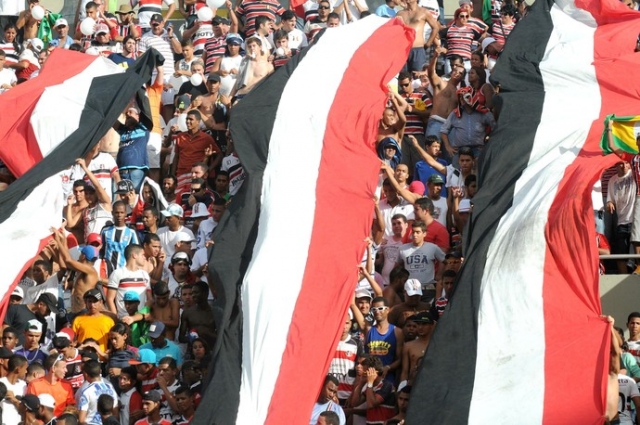 Campeão da Série C no ano passado, Santa Cruz foi o segundo clube brasileiro com melhor média de público (Foto: Aldo Carneiro / Pernambuco Press) Campeão da Série C no ano passado, Santa Cruz foi o segundo clube brasileiro com melhor média de público (Foto: Aldo Carneiro / Pernambuco Press)
