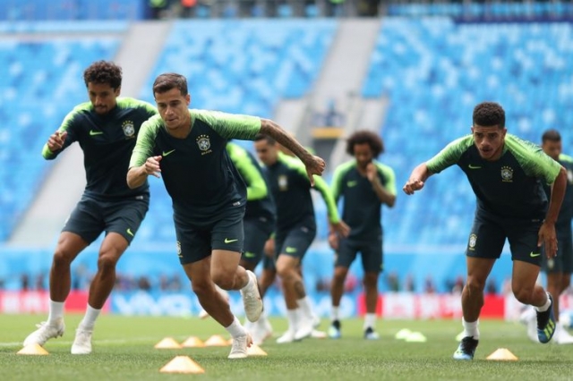 Seleção brasileira faz treino de preparação para enfrentar Costa Rica. Em primeiro plano, o meia Coutinho (Foto: Lucas Figueiredo/CBF) Seleção brasileira faz treino de preparação para enfrentar Costa Rica. Em primeiro plano, o meia Coutinho (Foto: Lucas Figueiredo/CBF)