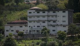 Prédio do Laboratório Royal, no municÃpio de São Roque, no interior paulista, que foi invadido por ativistas no final de 2013 e encerrou as atividades (Foto: Arquivo/Agência Brasil) Prédio do Laboratório Royal, no municÃpio de São Roque, no interior paulista, que foi invadido por ativistas no final de 2013 e encerrou as atividades (Foto: Arquivo/Agência Brasil)