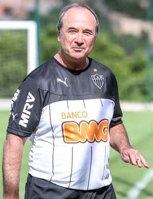 Levir Culpi espera fechar logo o elenco que vai iniciar a temporada (Foto: Bruno Cantini/CAM) Levir Culpi espera fechar logo o elenco que vai iniciar a temporada (Foto: Bruno Cantini/CAM)