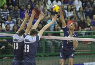 Além de reforçar preparação para a temporada, amistoso será nova chance para jovens, como o oposto Alan, confirmarem bom voleibol Além de reforçar preparação para a temporada, amistoso será nova chance para jovens, como o oposto Alan, confirmarem bom voleibol