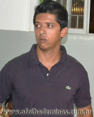 Glaydson "ÃÂÂÂÂndio", um dos lÃÂÂÂÂderes do movimento, disse que já esteve conversando com outras lideranças de bairros vizinhos que também são contra a implantação do Centro. (foto: Ageu Ebert) Glaydson "ÃÂÂÂÂndio", um dos lÃÂÂÂÂderes do movimento, disse que já esteve conversando com outras lideranças de bairros vizinhos que também são contra a implantação do Centro. (foto: Ageu Ebert)