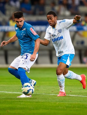 Willian vê possibilidade de o Cruzeiro alcançar vaga no G-4 (Foto: Fred Magno/Light Press) Willian vê possibilidade de o Cruzeiro alcançar vaga no G-4 (Foto: Fred Magno/Light Press)