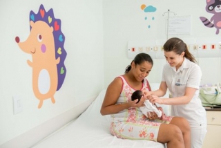 Um dos grandes diferenciais do setor está no acolhimento e na garantia do bem-estar de mãe-filho (Foto: Divulgação) Um dos grandes diferenciais do setor está no acolhimento e na garantia do bem-estar de mãe-filho (Foto: Divulgação)