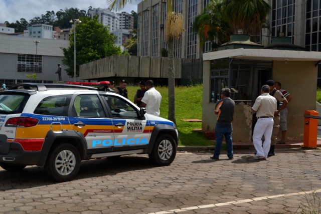 PolÃcia Militar foi chamada para registrar a ocorrência. (Foto: Ageu Ebert) PolÃcia Militar foi chamada para registrar a ocorrência. (Foto: Ageu Ebert)