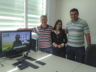Da esquerda para direita, Prof. Davidson Passos, Anna Carolinna e prof. Geraldo Moraes (Foto: Divulgação) Da esquerda para direita, Prof. Davidson Passos, Anna Carolinna e prof. Geraldo Moraes (Foto: Divulgação)