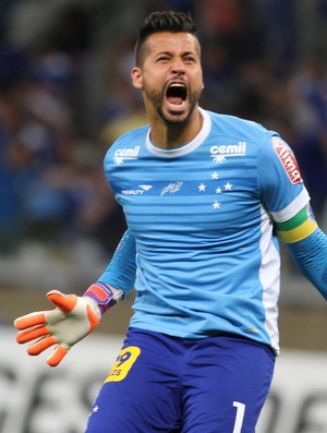 Goleiro Fábio disputou 642 partidas pelo Cruzeiro em 11 anos de clube (Foto: Paulo Fonseca/EFE) Goleiro Fábio disputou 642 partidas pelo Cruzeiro em 11 anos de clube (Foto: Paulo Fonseca/EFE)