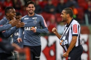 Clayton marcou o gol da classificação do Atlético Mineiro em Porto Alegre (Foto: Divulgação) Clayton marcou o gol da classificação do Atlético Mineiro em Porto Alegre (Foto: Divulgação)