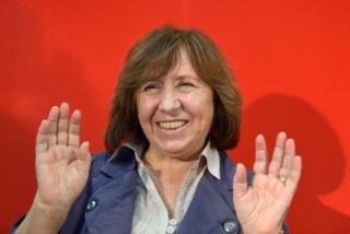 A Academia Sueca anunciou a escritora e jornalista bielorussa Svetlana Alexievich como vencedora do Prêmio Nobel de Literatura 2015 (Foto: Arne Dedert/EPA/Agência Lusa) A Academia Sueca anunciou a escritora e jornalista bielorussa Svetlana Alexievich como vencedora do Prêmio Nobel de Literatura 2015 (Foto: Arne Dedert/EPA/Agência Lusa)