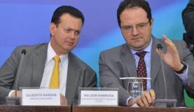 Os ministros das Cidades, Gilberto Kassab, e do Planejamento, Nelson Barbosa, durante entrevista à imprensa após reunião da presidenta Dilma com empresários da construção civilValter Campanato/Agência Brasil Os ministros das Cidades, Gilberto Kassab, e do Planejamento, Nelson Barbosa, durante entrevista à imprensa após reunião da presidenta Dilma com empresários da construção civilValter Campanato/Agência Brasil