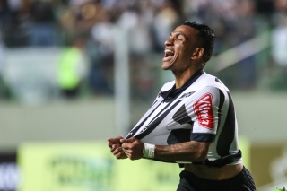 Otero garantiu a vitória do Galo (Foto: Bruno Cantini/Atlético-MG) Otero garantiu a vitória do Galo (Foto: Bruno Cantini/Atlético-MG)