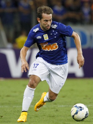 Desgaste de Éverton Ribeiro tem sido dosado no Cruzeiro (Foto: Gualter Naves/Light Press) Desgaste de Éverton Ribeiro tem sido dosado no Cruzeiro (Foto: Gualter Naves/Light Press)