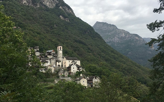 Volta ao passado: a autenticidade de Corippo é o seu grande diferencial (Foto: BBC) Volta ao passado: a autenticidade de Corippo é o seu grande diferencial (Foto: BBC)