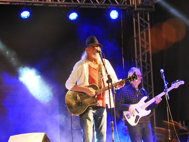 ZÃƒÂ© Geraldo fechou a primeira noite de festa e apresentou clÃƒÂ¡ssicos da mÃƒÂºsica popular brasileira, alÃƒÂ©m de rock e da mÃƒÂºsica caipira. (DivulgaÃƒÂ§ÃƒÂ£o)