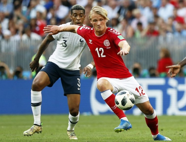 Dinamarca e França fizeram um jogo sem emoções, mas se classificaram às oitavas de final (Foto: Felipe Trueba/EFE) Dinamarca e França fizeram um jogo sem emoções, mas se classificaram às oitavas de final (Foto: Felipe Trueba/EFE)