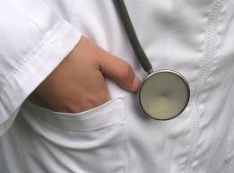 Médicos estão entre as oito categorias de profissionais liberais que terão de identificar à Receita clientes dos quais receberam pagamento por serviços prestados (Foto: Imagem Ilustrativa) Médicos estão entre as oito categorias de profissionais liberais que terão de identificar à Receita clientes dos quais receberam pagamento por serviços prestados (Foto: Imagem Ilustrativa)