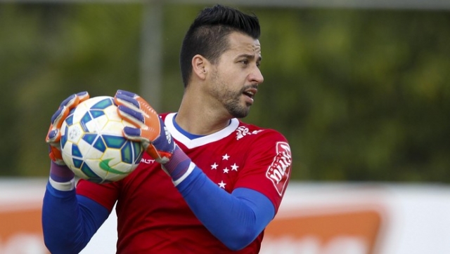 Goleiro Fábio renova vÃÂnculo com o Cruzeiro por mais três temporadas (Foto: Washington Alves/Light Press) Goleiro Fábio renova vÃÂnculo com o Cruzeiro por mais três temporadas (Foto: Washington Alves/Light Press)