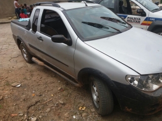 Fiat Strada foi recuperada durante aÃƒÂ§ÃƒÂ£o da PolÃƒÂ­cia Militar no bairro Pedreira. Foto: DivulgaÃƒÂ§ÃƒÂ£o/PMMG