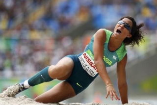 Silvania de Oliveira saltou 4.98m e conseguiu a ouro (Foto: Reuters/Jason Cairnduff) Silvania de Oliveira saltou 4.98m e conseguiu a ouro (Foto: Reuters/Jason Cairnduff)