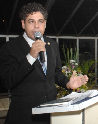 Rompimento de Calixto é visto com cautela pela população que teme ser mais uma estratégia do Governo. (Foto: Divulgação) Rompimento de Calixto é visto com cautela pela população que teme ser mais uma estratégia do Governo. (Foto: Divulgação)