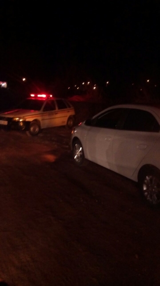 VeÃÂÂculo foi encontrado as margens da rodovia com o pisca alerta ligado (Foto: Whatsapp O Folha de Minas) VeÃÂÂculo foi encontrado as margens da rodovia com o pisca alerta ligado (Foto: Whatsapp O Folha de Minas)