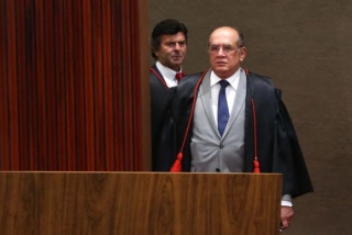 O presidente do TSE, ministro Gilmar Mendes, na retomada do julgamento da ação em que o PSDB pede a cassação da chapa Dilma-Temer (Foto: José Cruz/Agência Brasil) O presidente do TSE, ministro Gilmar Mendes, na retomada do julgamento da ação em que o PSDB pede a cassação da chapa Dilma-Temer (Foto: José Cruz/Agência Brasil)
