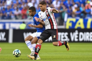 Cruzeiro e Flamengo ficaram apenas no empate no Mineirão (Foto: MaurÃÂcio Farias/Cruzeiro) Cruzeiro e Flamengo ficaram apenas no empate no Mineirão (Foto: MaurÃÂcio Farias/Cruzeiro)