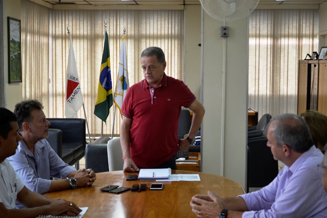 Prefeito de Itabira, Ronaldo Magalhães (PTB), concedeu coletiva em seu gabinete. Foto: Ageu Ebert Prefeito de Itabira, Ronaldo Magalhães (PTB), concedeu coletiva em seu gabinete. Foto: Ageu Ebert