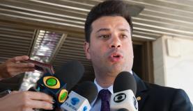 O lÃder do PMDB na Câmara, Leonardo Picciani, diz que presidenta está "100% forte no cargo" (Foto: Elza Fiúza/Agência Brasil) O lÃder do PMDB na Câmara, Leonardo Picciani, diz que presidenta está "100% forte no cargo" (Foto: Elza Fiúza/Agência Brasil)