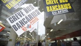 A Federação Nacional dos Bancos (Fanaban) propôs reajuste de 10% sobre salários, benefÃcios e participação nos lucros (Foto: Tânia Rêgo/Agencia Brasil) A Federação Nacional dos Bancos (Fanaban) propôs reajuste de 10% sobre salários, benefÃcios e participação nos lucros (Foto: Tânia Rêgo/Agencia Brasil)