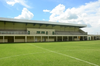 Estádio conta com tribuna e cabines para imprensa (Foto: Hendrigo Costa Acom PMSGRA) Estádio conta com tribuna e cabines para imprensa (Foto: Hendrigo Costa Acom PMSGRA)