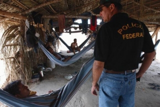 Balanço do Ministério do Trabalho, divulgado no Dia Nacional de Combate ao Trabalho Escravo, mostra que em 55 operações feitas na área rural em 2015, foram identificadas 403 pessoas em condições análogas à escravidão (Foto: Marcello Casal Jr/Agência Brasil) Balanço do Ministério do Trabalho, divulgado no Dia Nacional de Combate ao Trabalho Escravo, mostra que em 55 operações feitas na área rural em 2015, foram identificadas 403 pessoas em condições análogas à escravidão (Foto: Marcello Casal Jr/Agência Brasil)