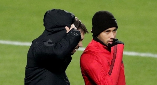Segundo rádio, Neymar pretende retornar ao Barcelona (Foto: Marko Djurica/REUTERS) Segundo rádio, Neymar pretende retornar ao Barcelona (Foto: Marko Djurica/REUTERS)